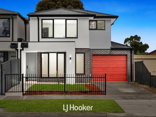 Townhouse for sale in Camerons Creek, Victoria
