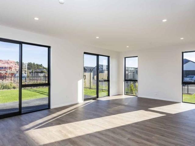 House for rent in Chaslands, Canterbury