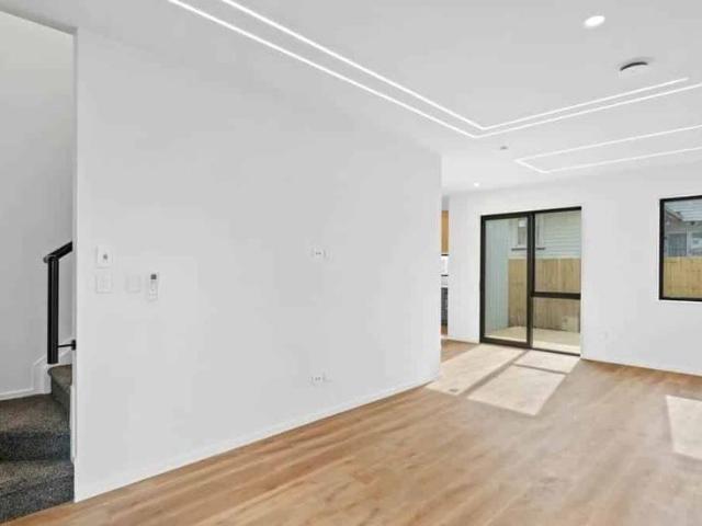 Townhouse for rent in Manurewa