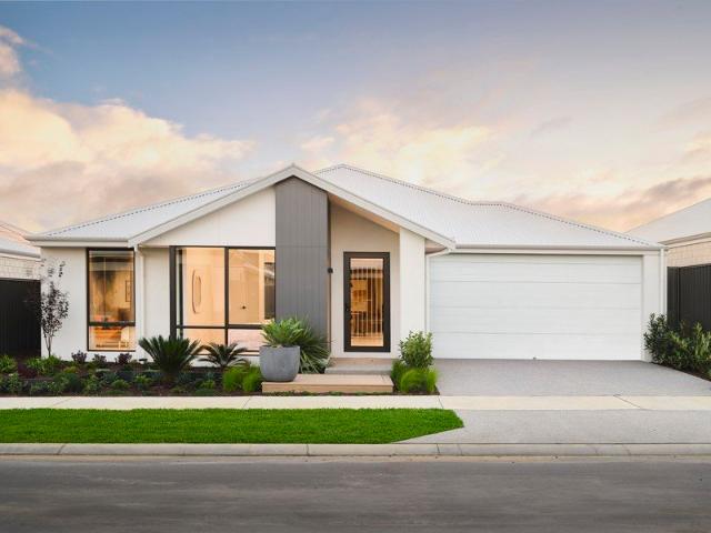 Cottage for sale in Dalyellup, Western Australia