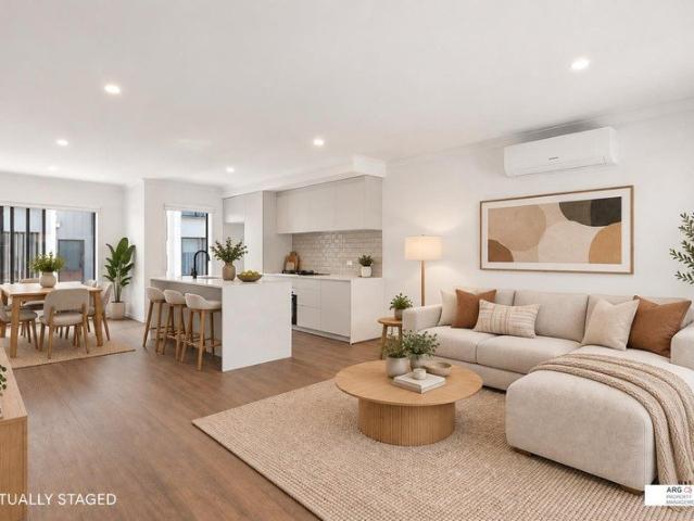 Townhouse for rent in Casey Green, Melbourne