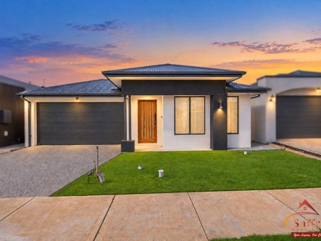 House for sale in Thornhill Park, Melbourne