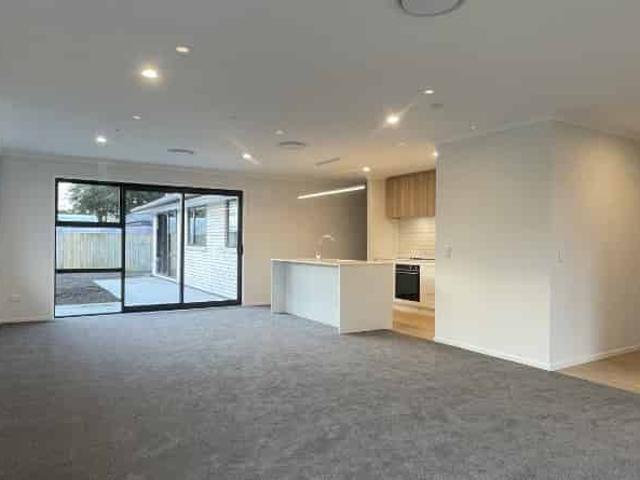 House for rent in Chaslands, Canterbury