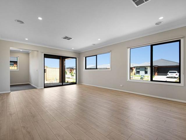 House for rent in Armstrong Creek, Geelong
