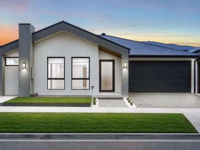 House for sale in Botanical, Melbourne