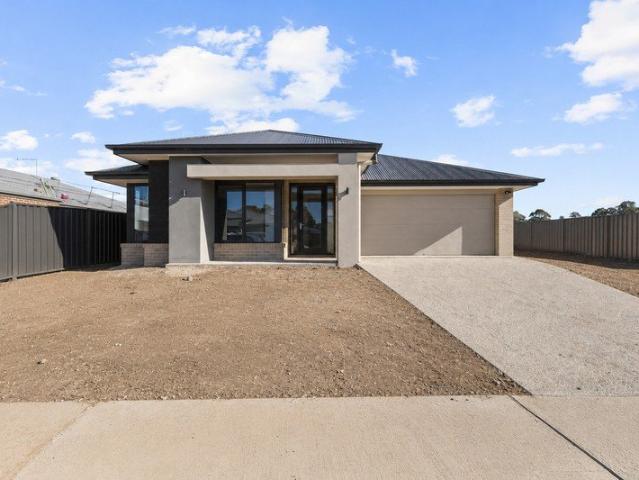 House for sale in Glengarry, Victoria