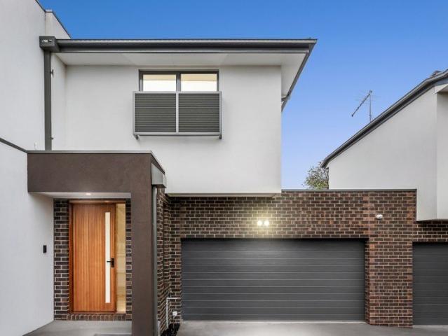 Townhouse for sale in Camerons Creek, Victoria