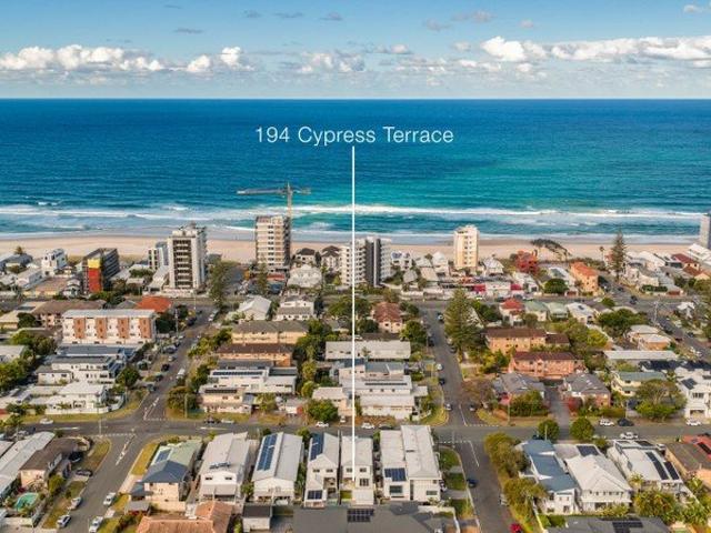 House for sale in Palm Beach, Gold Coast City