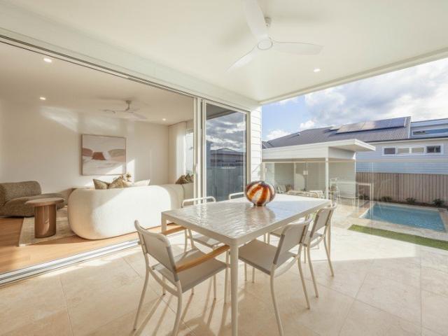 House for sale in Palm Beach, Gold Coast City