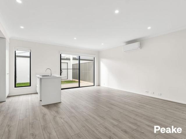 Townhouse for rent in Minta Estate, Melbourne