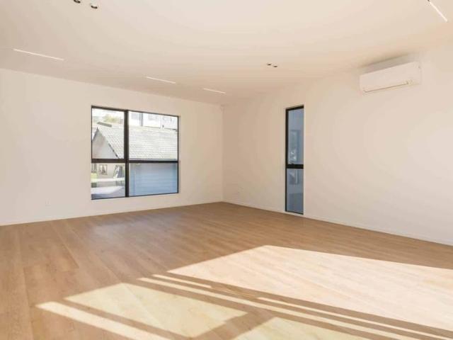 Townhouse for rent in Wairau Valley