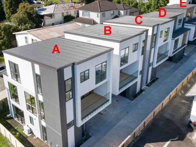 Townhouse for rent in Wairau Valley