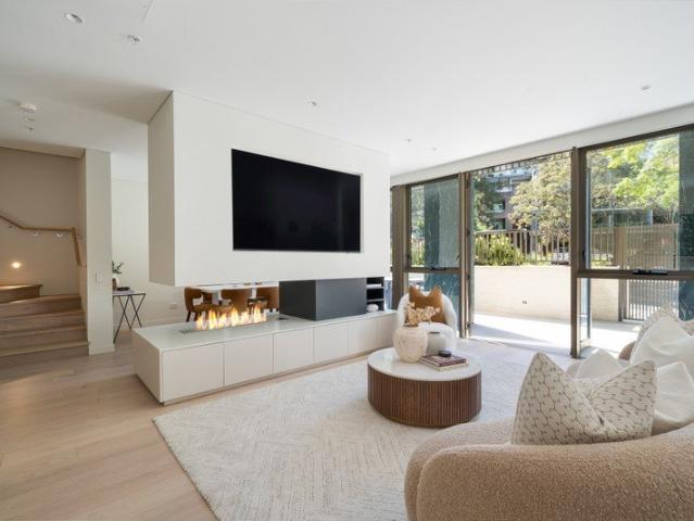 Townhouse for sale in Lower North Shore, Sydney