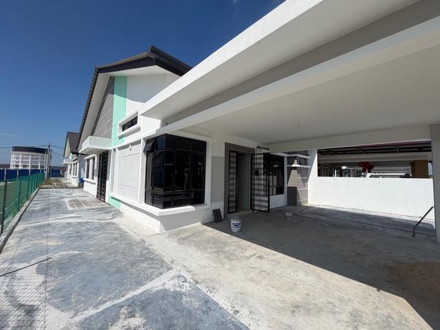 Residential House for sale in Malaka