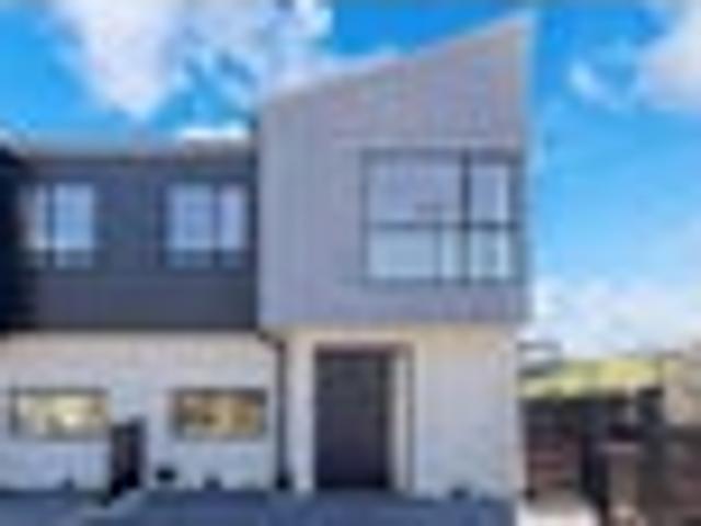 Townhouse for sale in Whangaparaoa