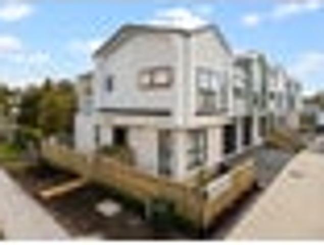 House for sale in Oratia