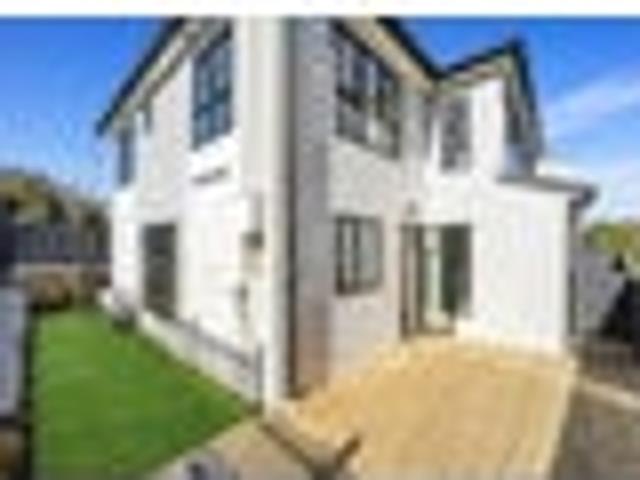 Townhouse for sale in Lynfield