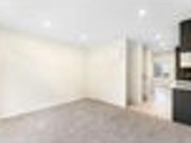 Townhouse for sale in Sunnyvale, Henderson-Massey