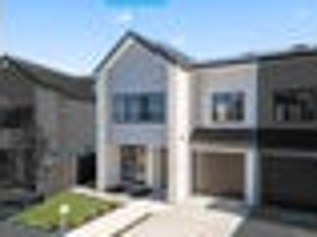 Townhouse for sale in Whangaparaoa