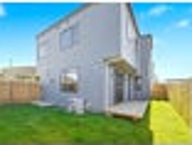 Townhouse for sale in Owhata, Oroua County