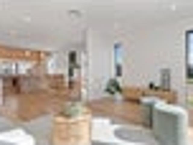 Townhouse for sale in Chaslands, Canterbury
