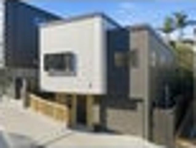 Townhouse for sale in Wairau Valley
