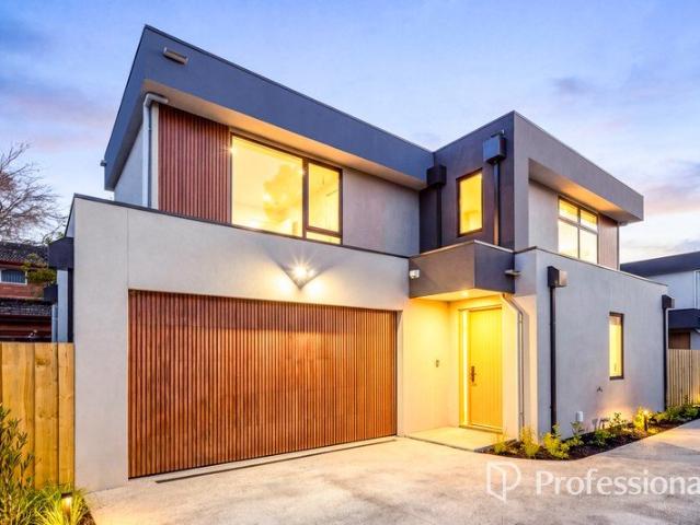 Townhouse for sale in Murrumbeena, Melbourne