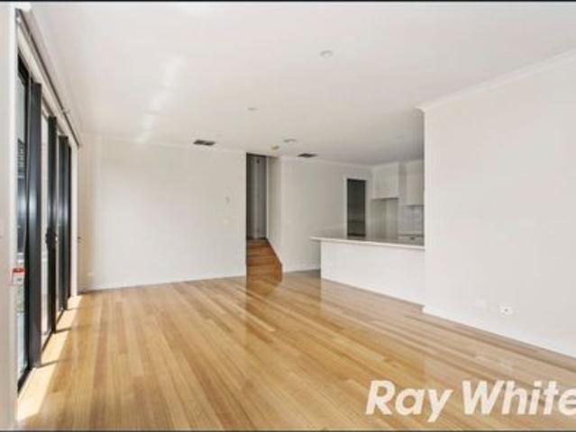 Townhouse for rent in Camerons Creek, Victoria