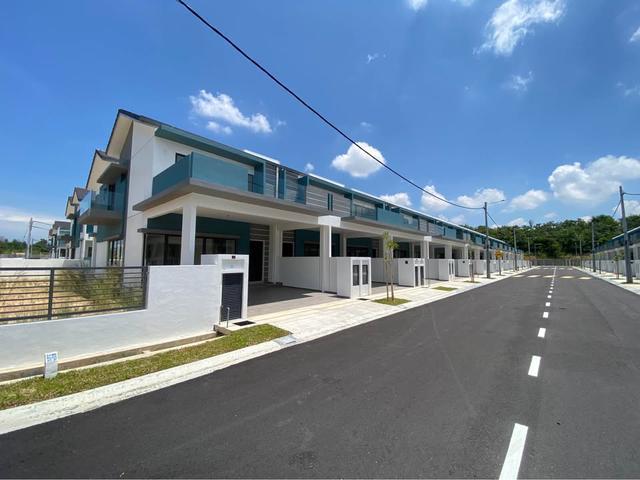 Terraced House for sale in Malaka