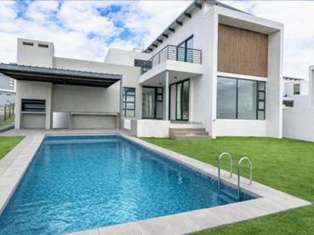 House for sale in Roodepoort, City of Johannesburg Metropolitan Municipality