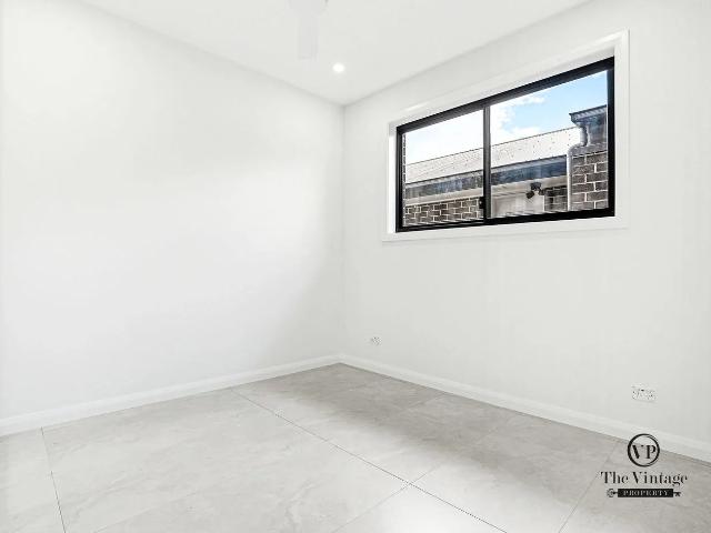 House for rent in Claymore, Sydney