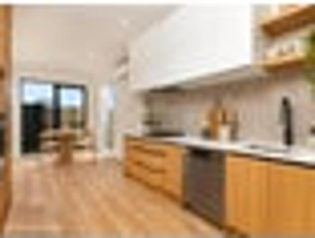 Townhouse for sale in Coast Garden, Upper Harbour
