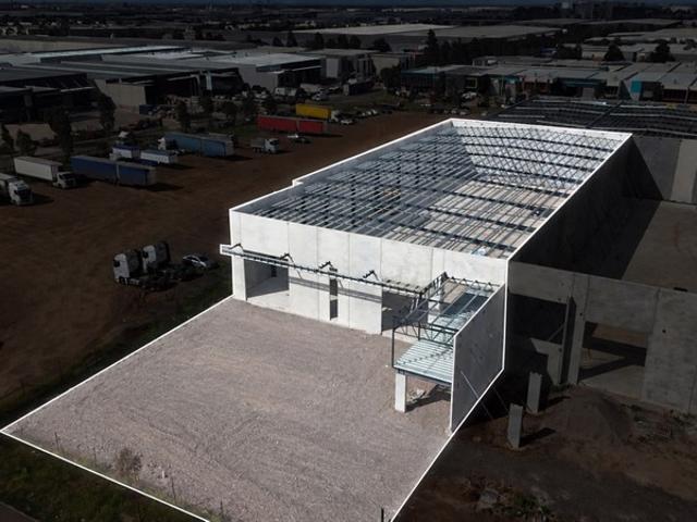 Warehouse for rent in West Park Industrial Estate, Melbourne