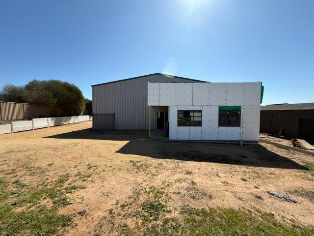Warehouse for rent in Young, New South Wales
