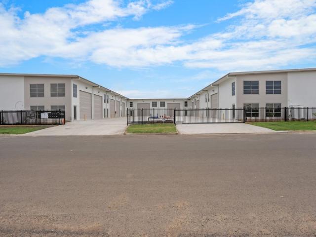 Warehouse for rent in Piallamore, New South Wales