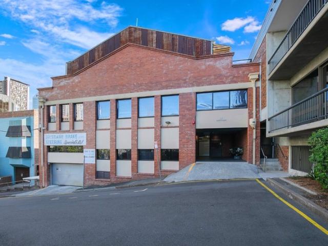 Office for rent in Toombul, Queensland