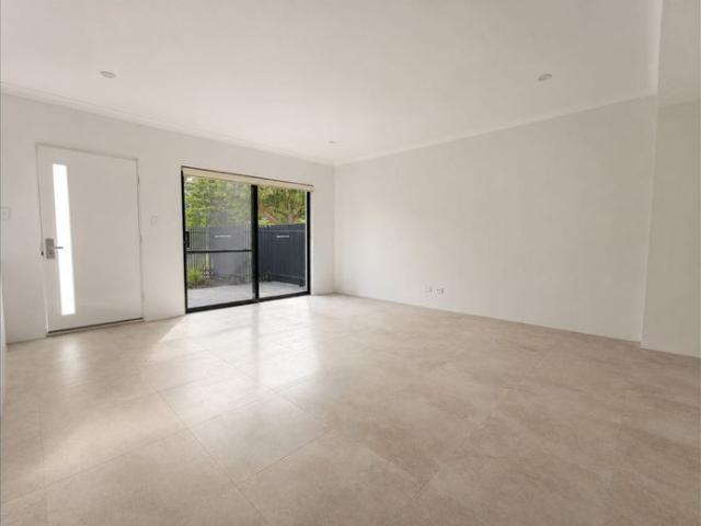 Townhouse for rent in Hillarys, Western Australia