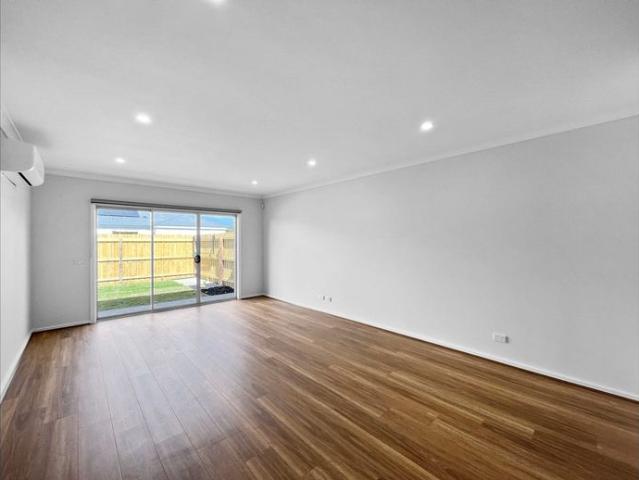 House for rent in Armstrong Creek, Victoria