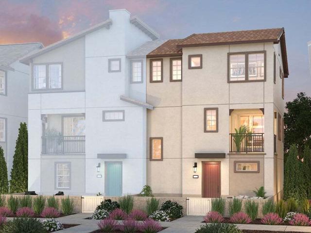 Duplex for sale in Mira Loma, California