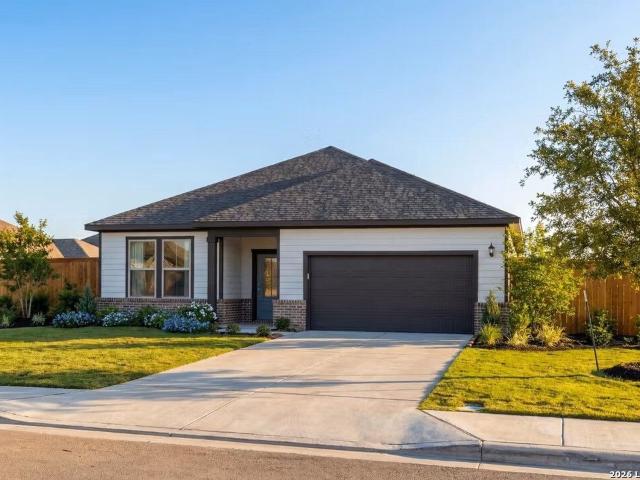 House for sale in Elmendorf, Texas