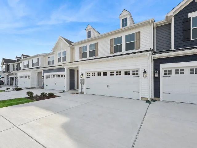 Duplex for sale in Georgetown