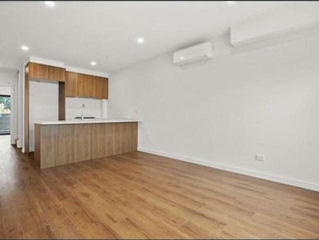 Townhouse for rent in Camerons Creek, Victoria