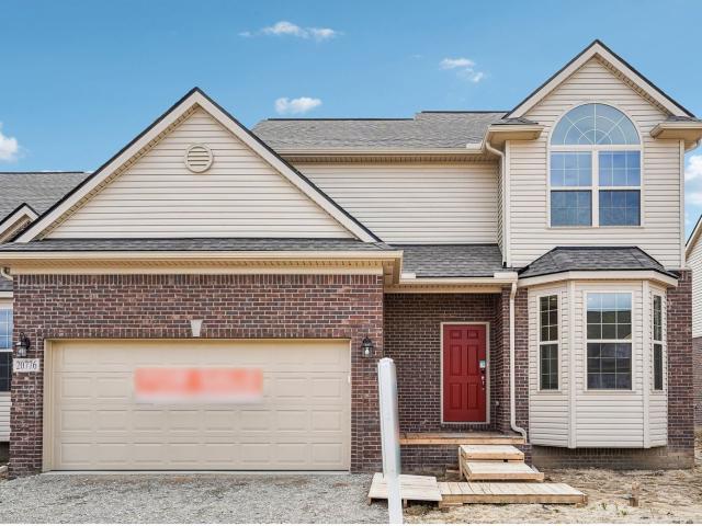 Duplex for sale in Macomb, Michigan