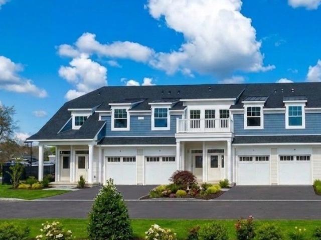 Condo for sale in Centereach, New York