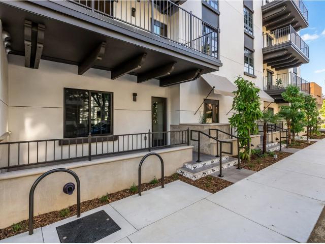 Condo for sale in Pasadena, California