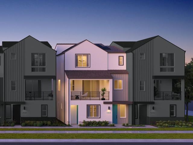 Townhouse for sale in Canoga Park, California
