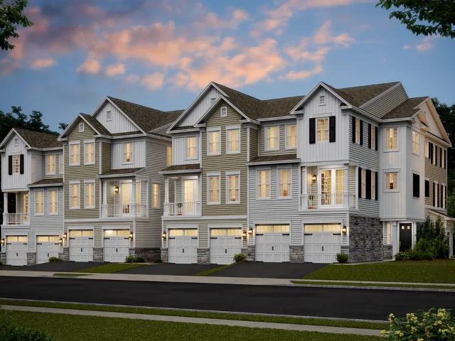 Townhouse for sale in Warren