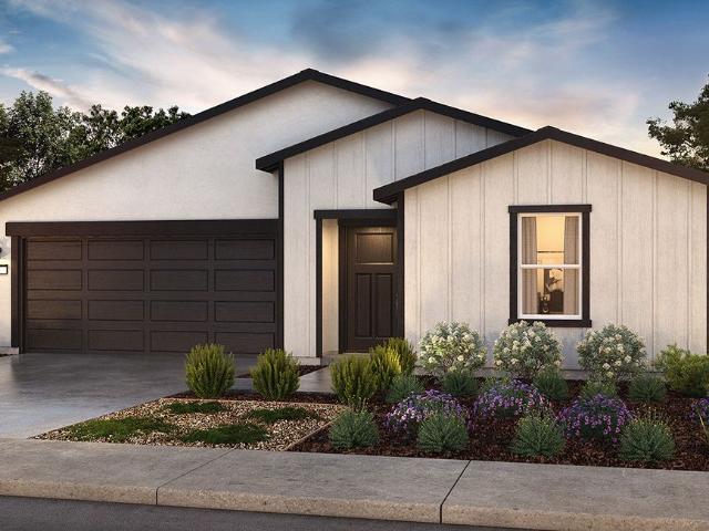 House for sale in Woodlake