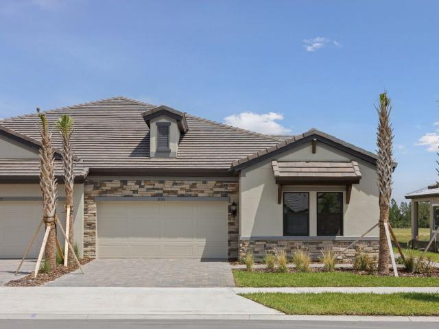 Duplex for sale in Zephyrhills, Florida