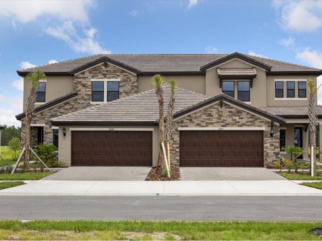 Duplex for sale in Zephyrhills, Florida